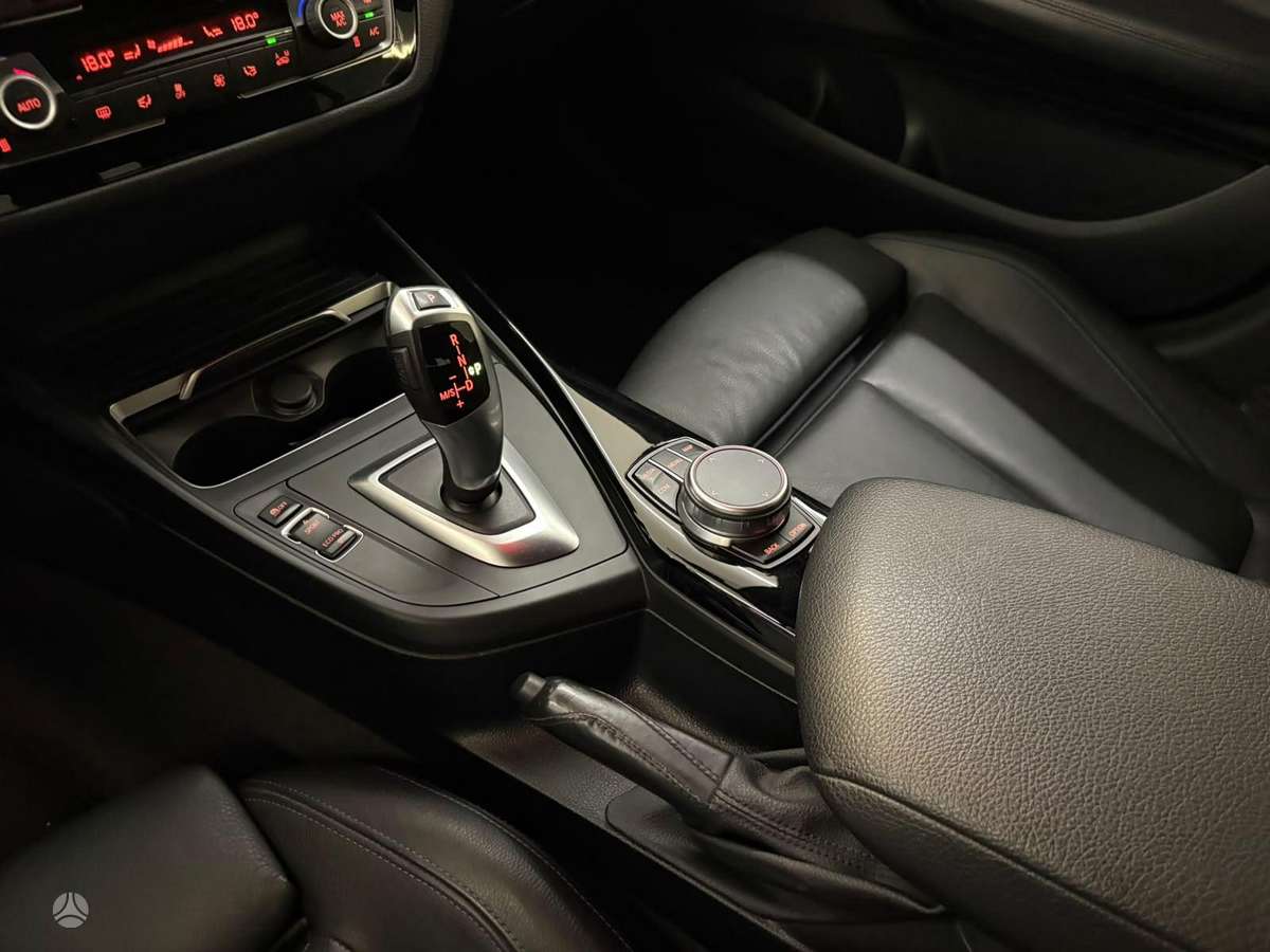 BMW 120, 2.0 l., hatchback