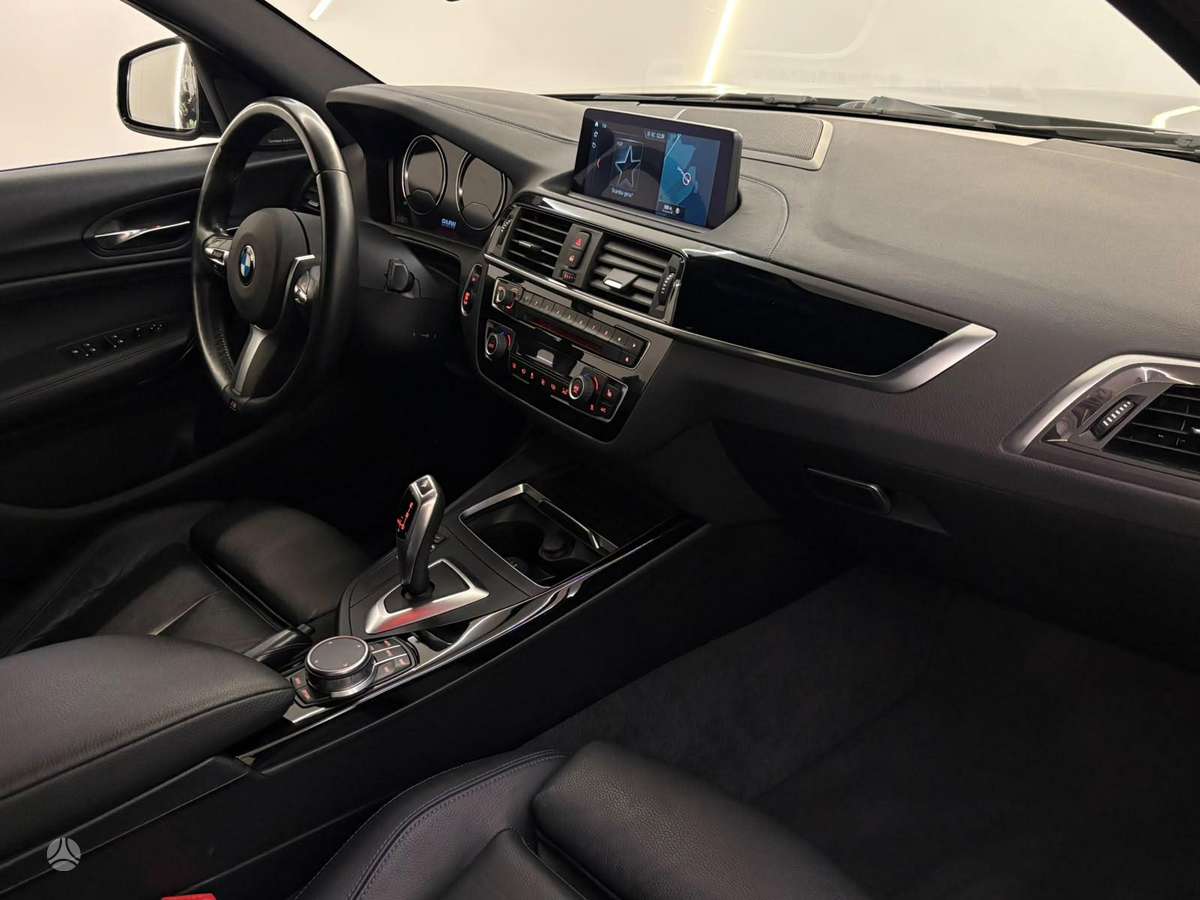 BMW 120, 2.0 l., hatchback
