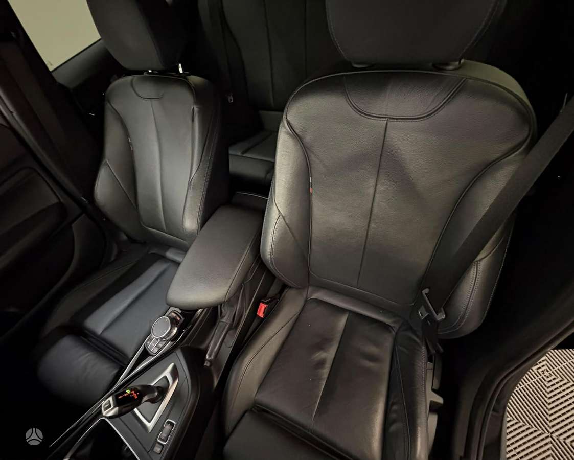 BMW 120, 2.0 l., hatchback