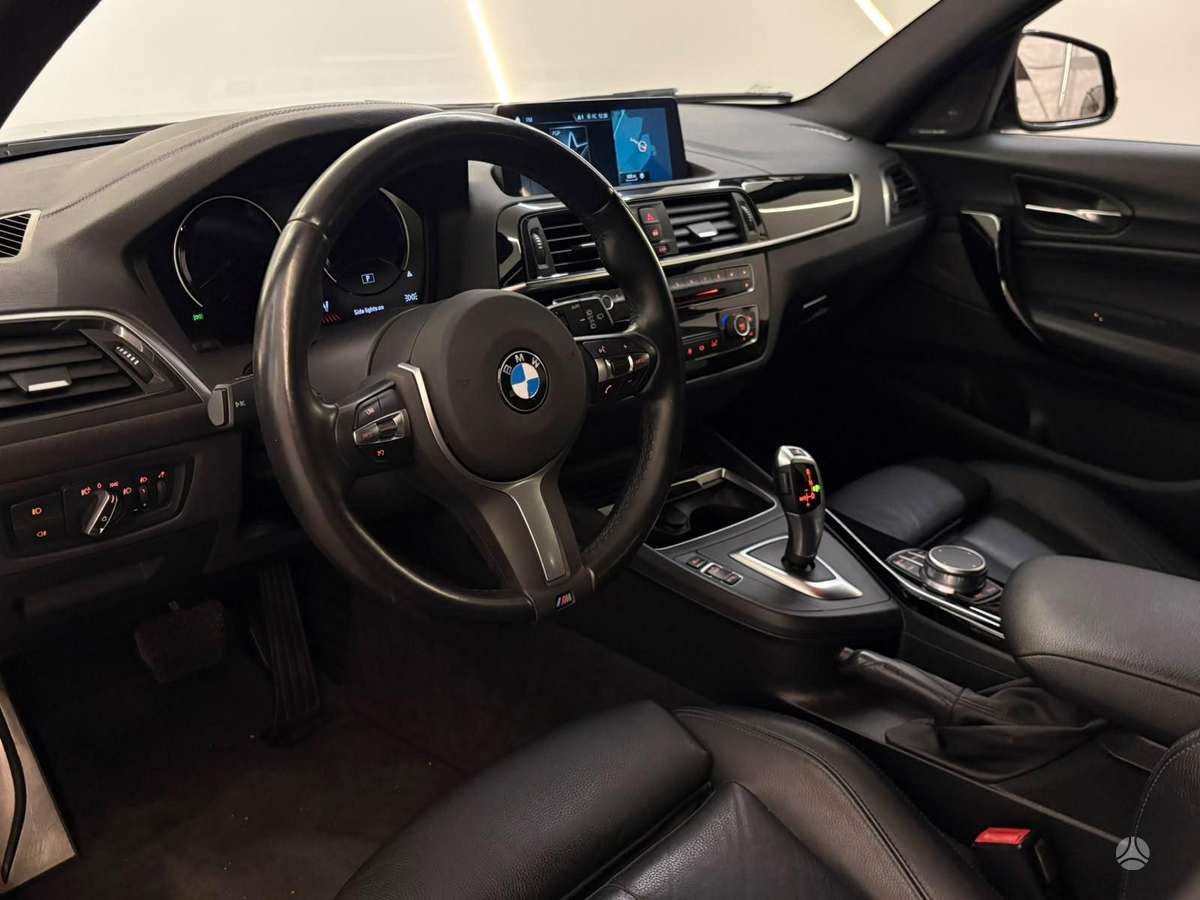 BMW 120, 2.0 l., hatchback