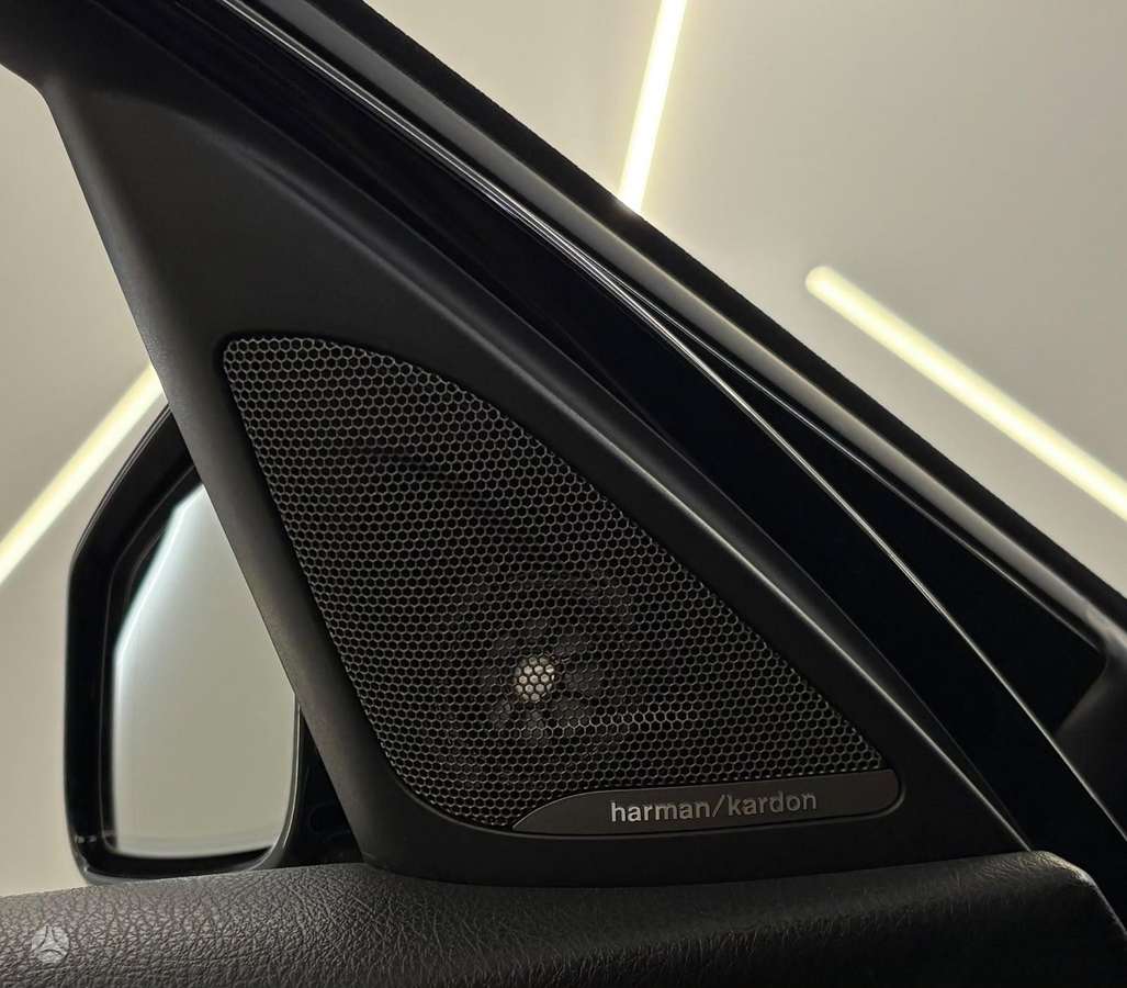 BMW 120, 2.0 l., hatchback