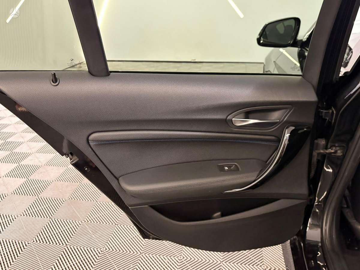 BMW 120, 2.0 l., hatchback