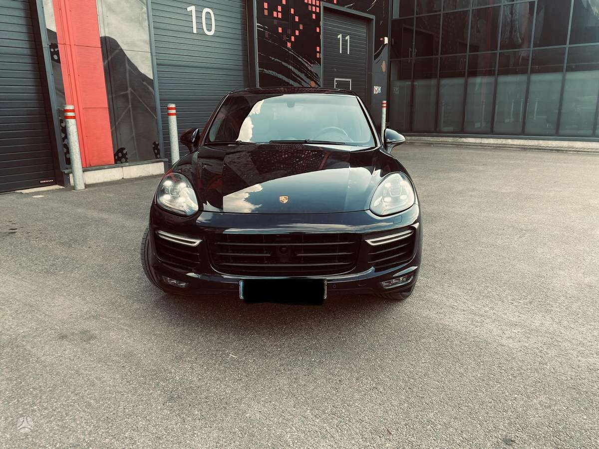 Porsche Cayenne - 2