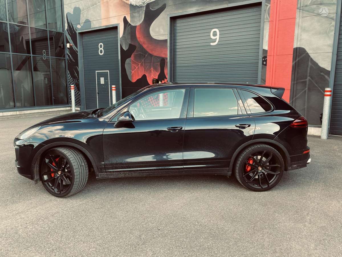 Porsche Cayenne - 3