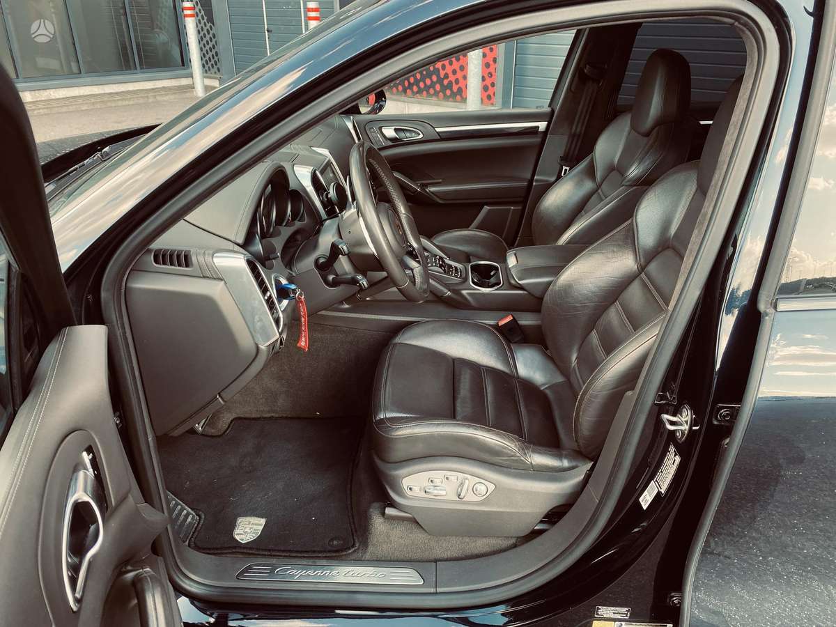 Porsche Cayenne - 10