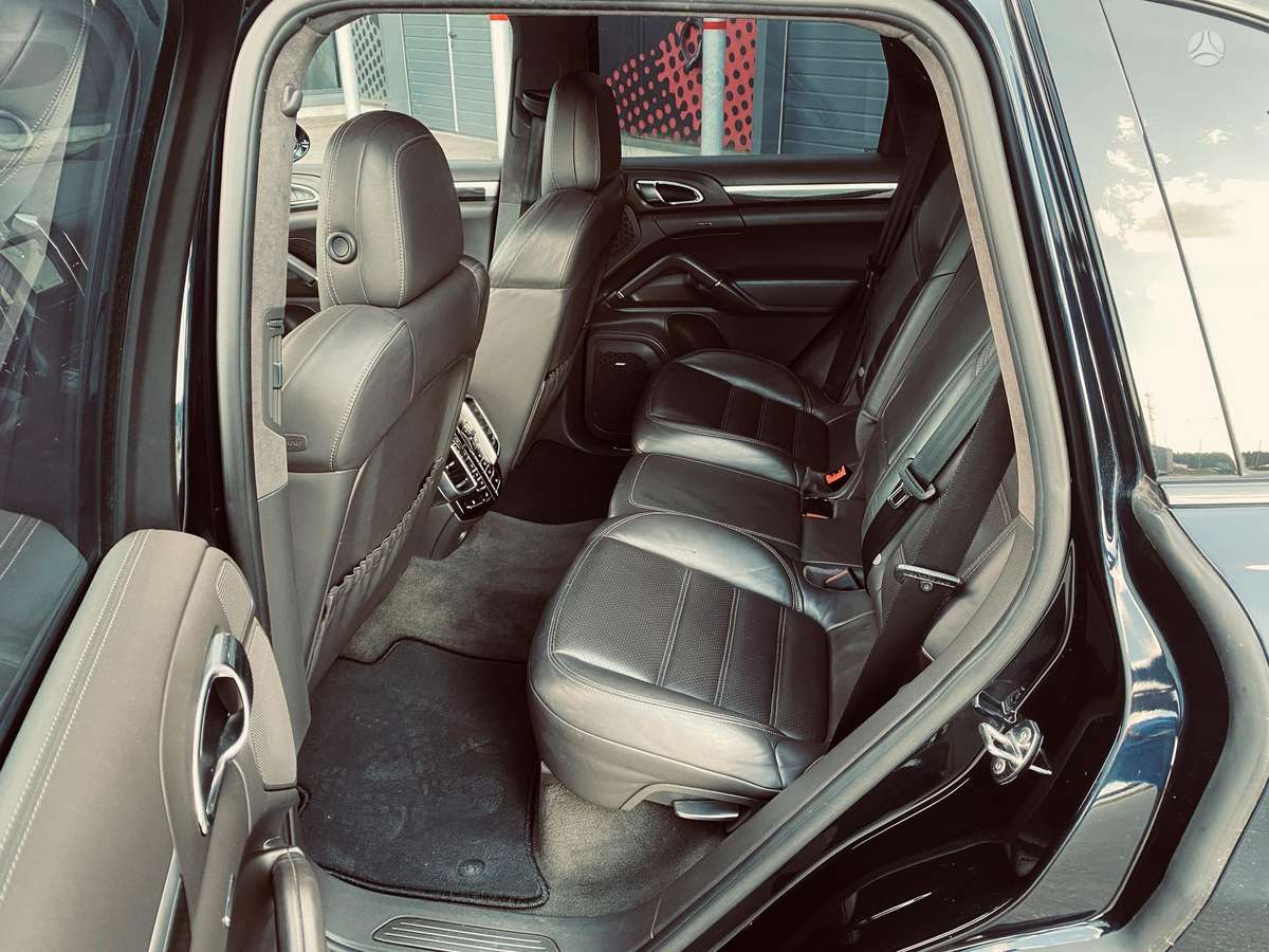 Porsche Cayenne - 12