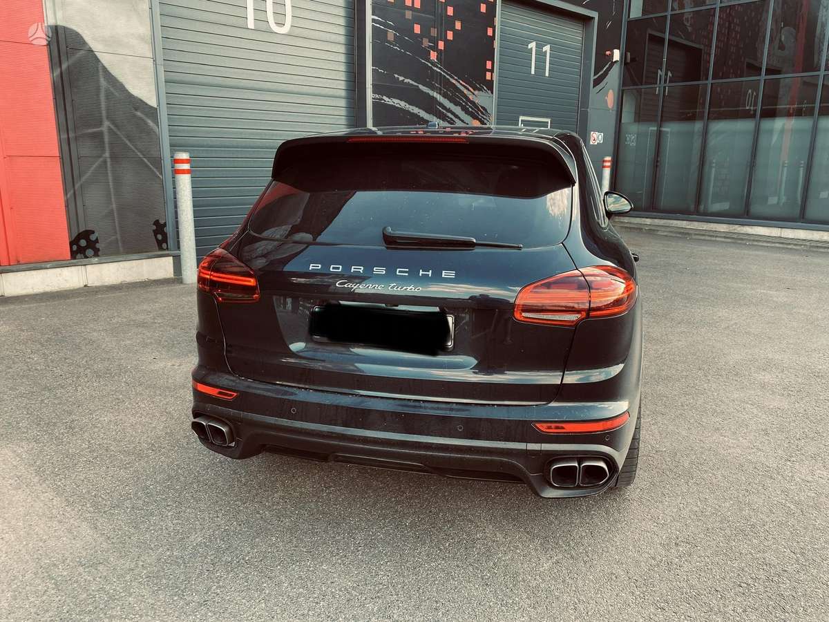 Porsche Cayenne - 8