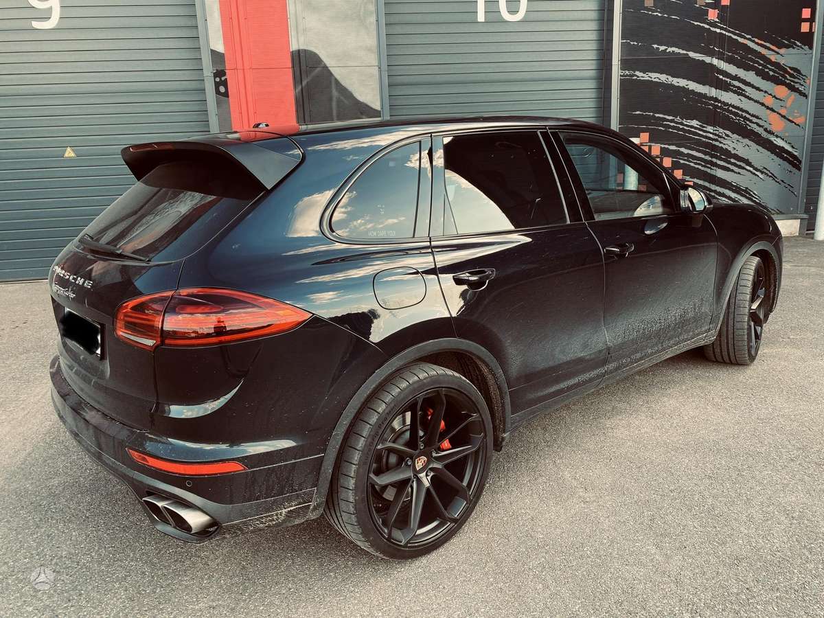 Porsche Cayenne - 7