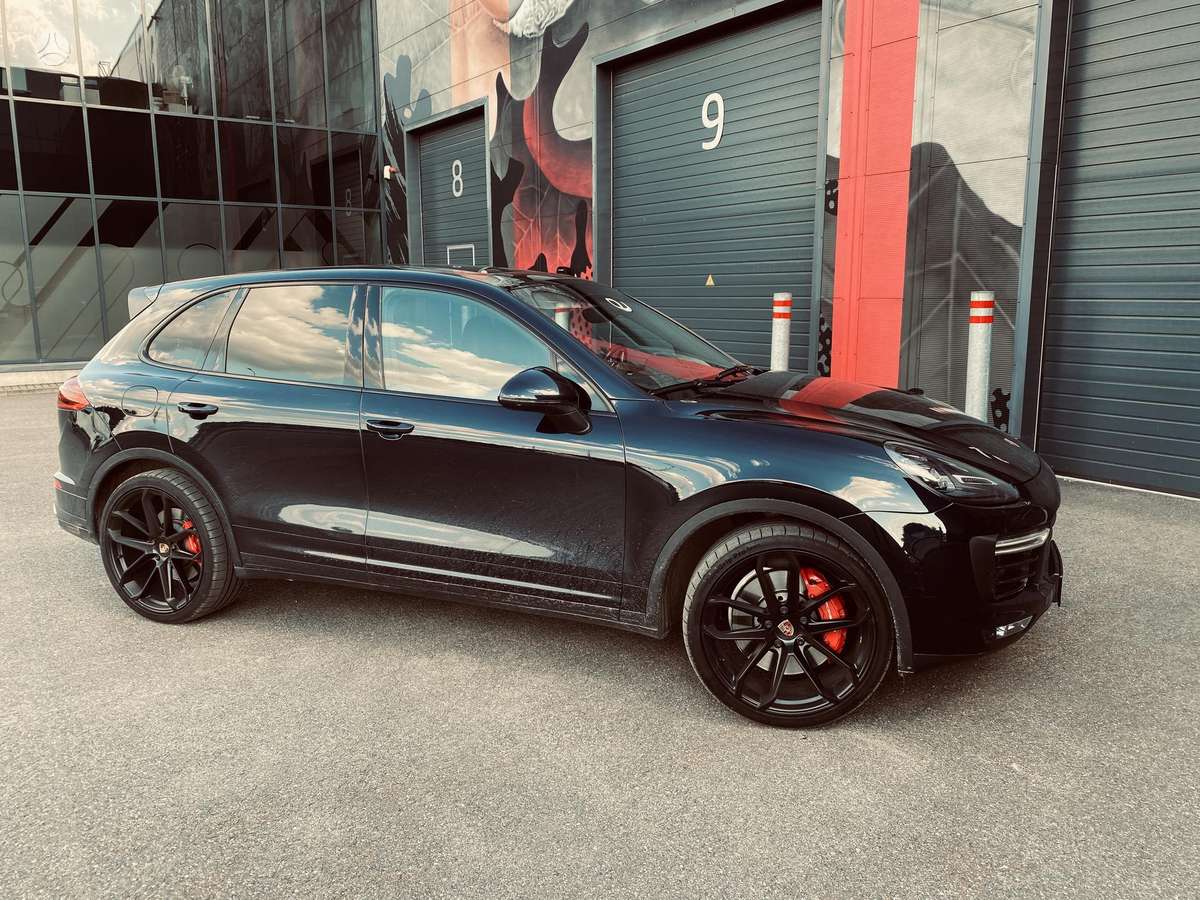 Porsche Cayenne - 6