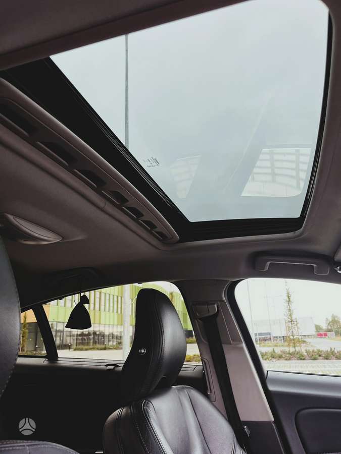 Volvo S60, 2.0 l., Седан