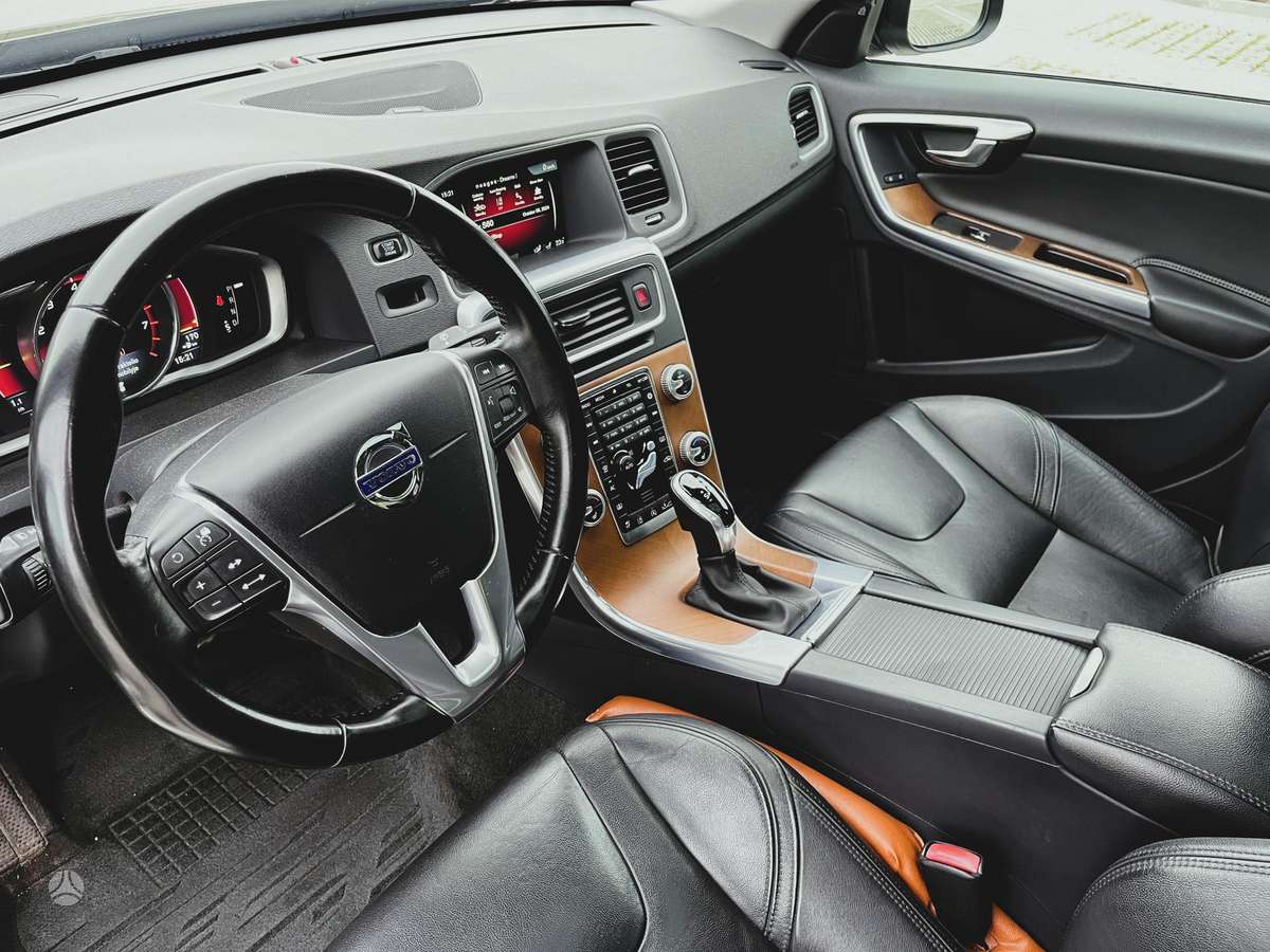 Volvo S60, 2.0 l., Седан