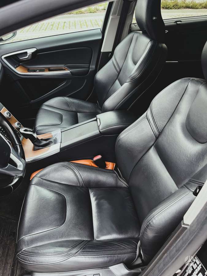 Volvo S60, 2.0 l., Седан