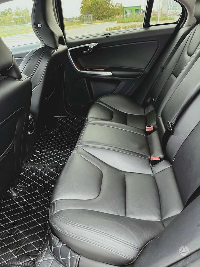 Volvo S60, 2.0 l., Седан