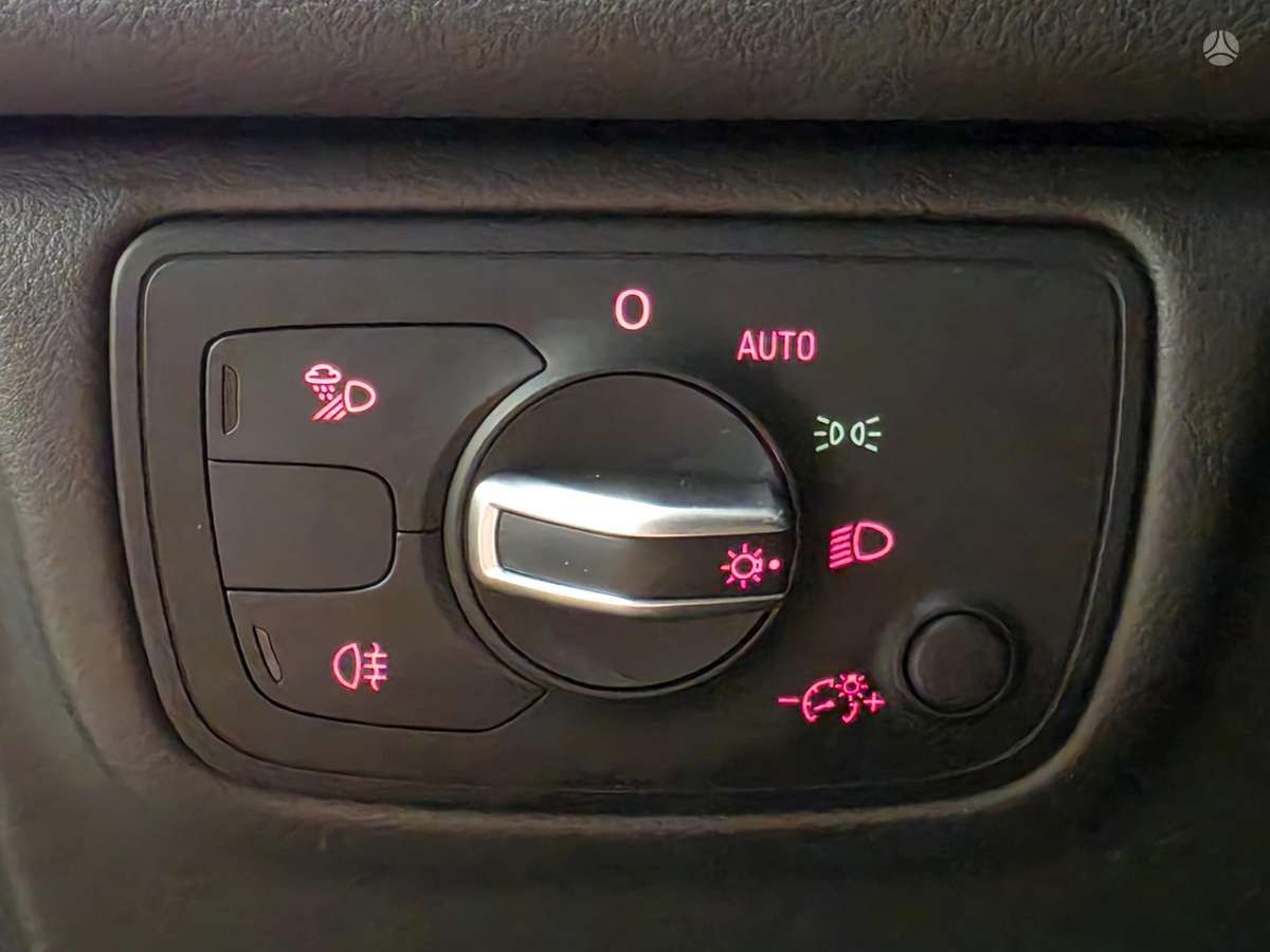 Audi A6, 2.0 l., Седан
