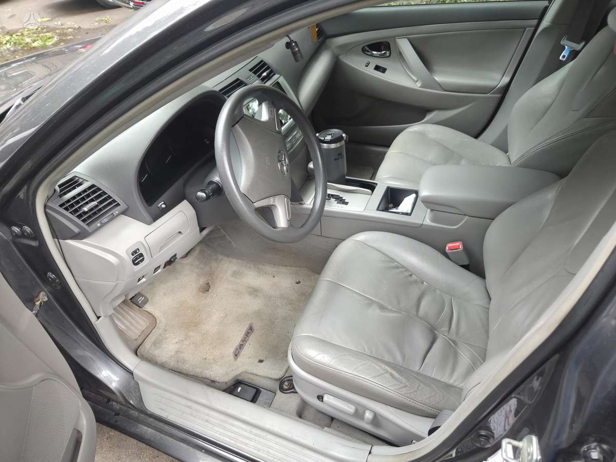 Toyota Camry - 8