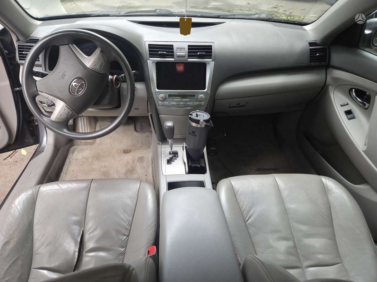 Toyota Camry - 9