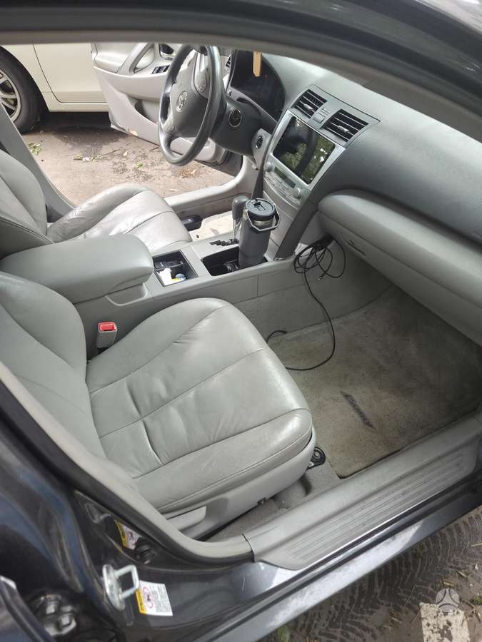 Toyota Camry - 10