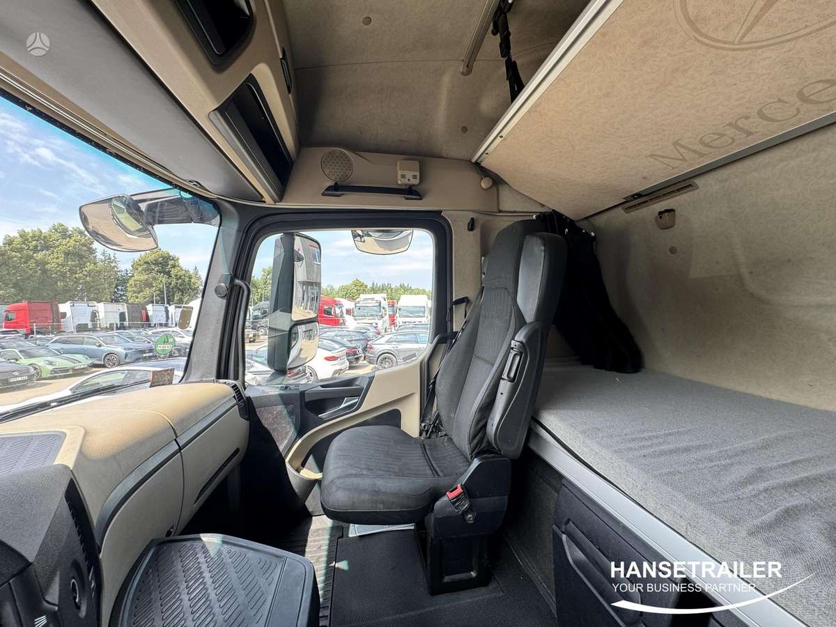 Mercedes-Benz Actros, double sleeper