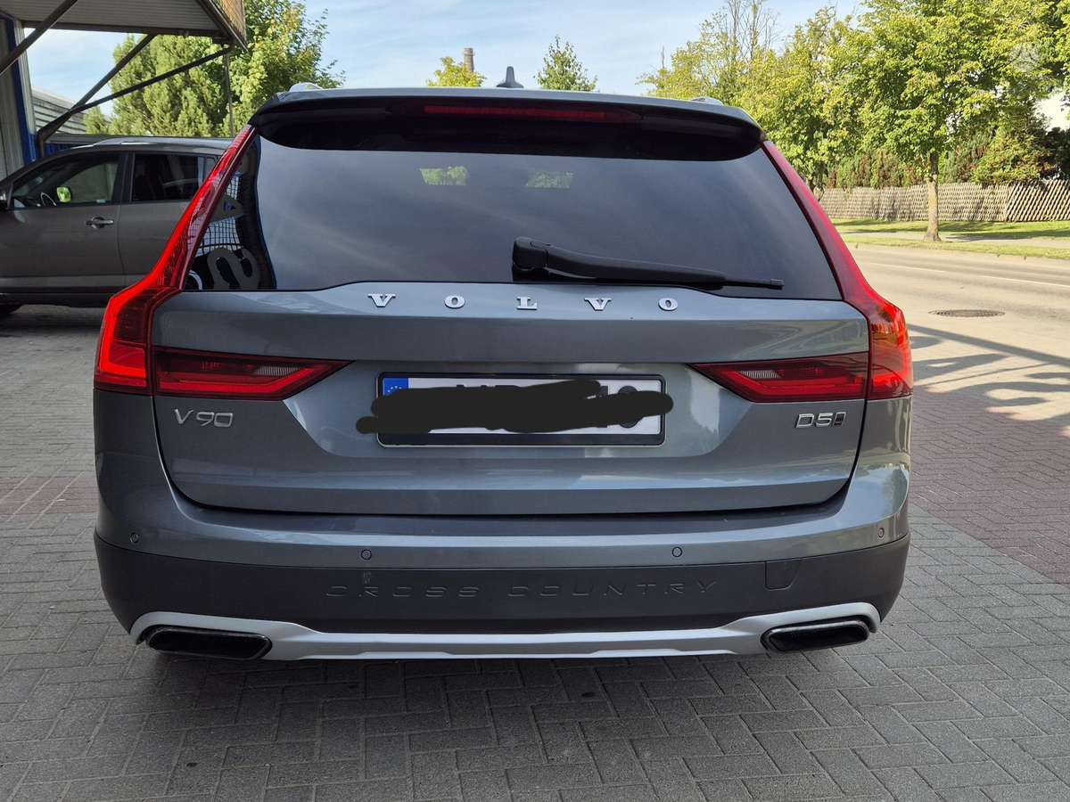 Volvo V90 Cross Country - 5