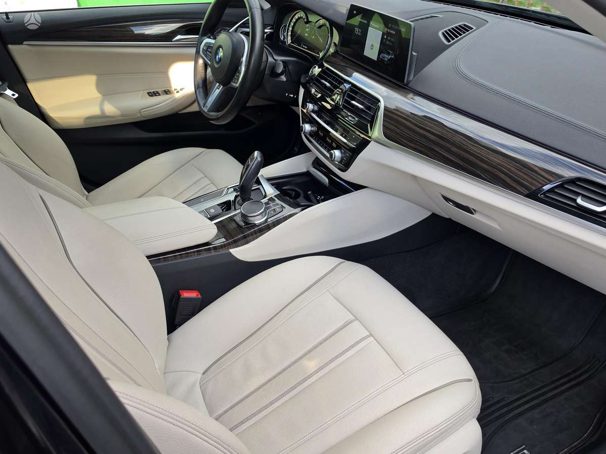 BMW 520, 2.0 l., Седан