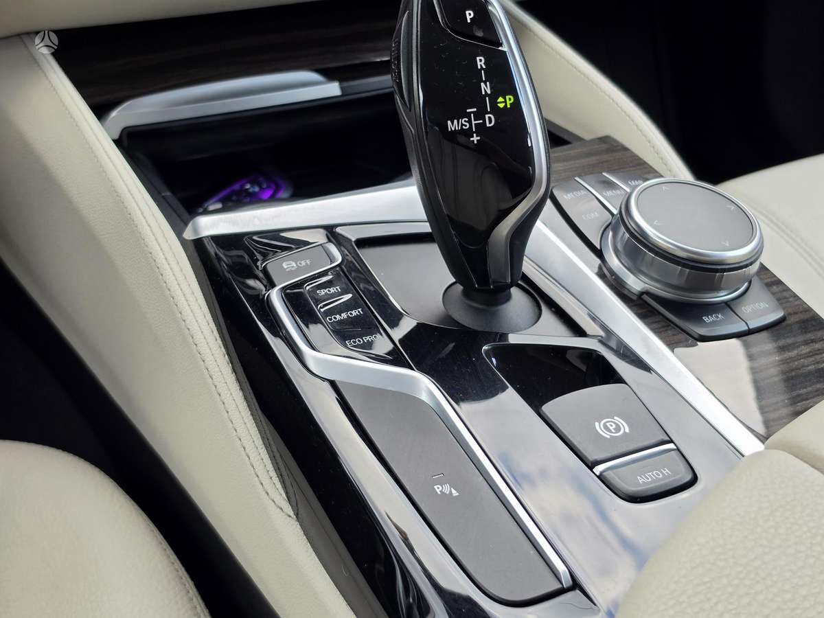 BMW 520, 2.0 l., Седан