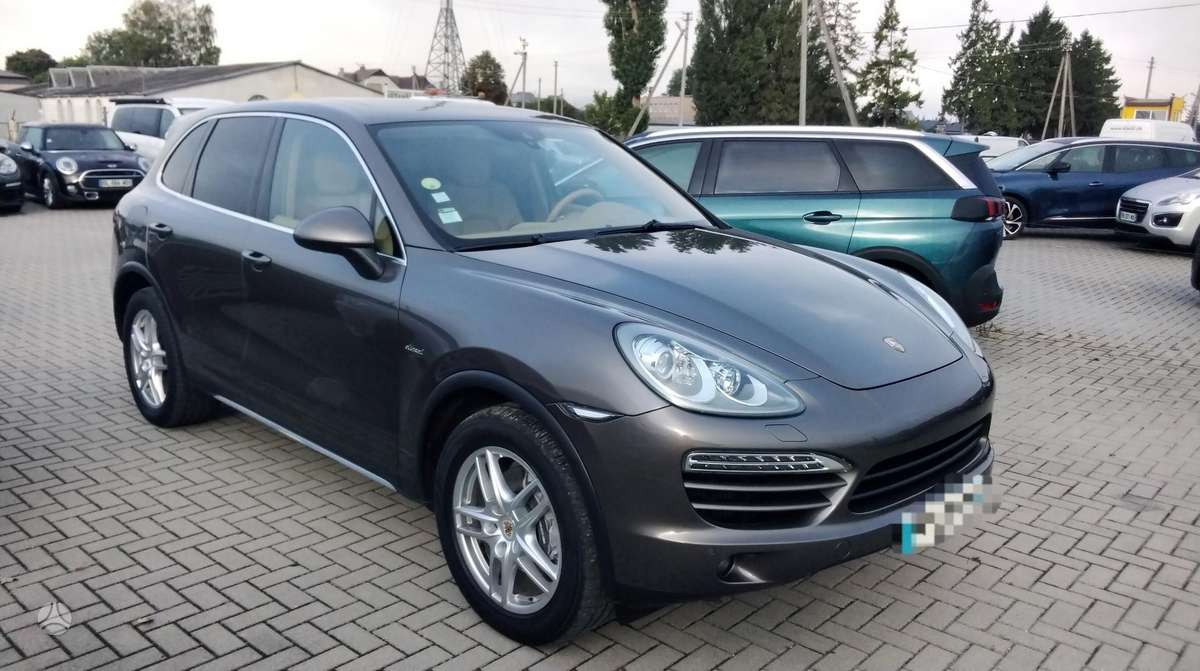 Porsche Cayenne - 2