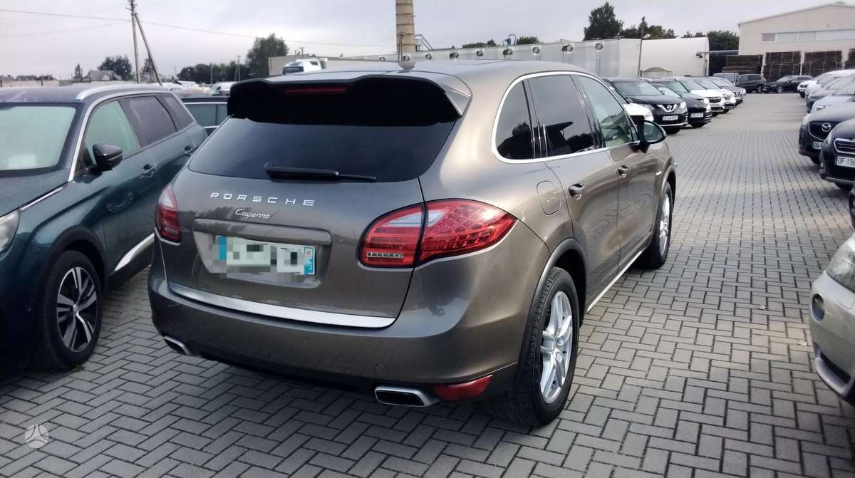 Porsche Cayenne - 3