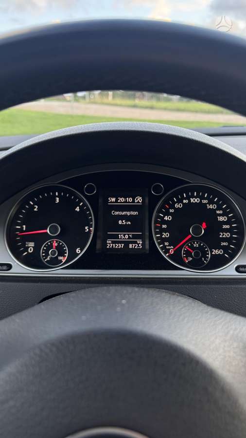 Volkswagen Passat - 8