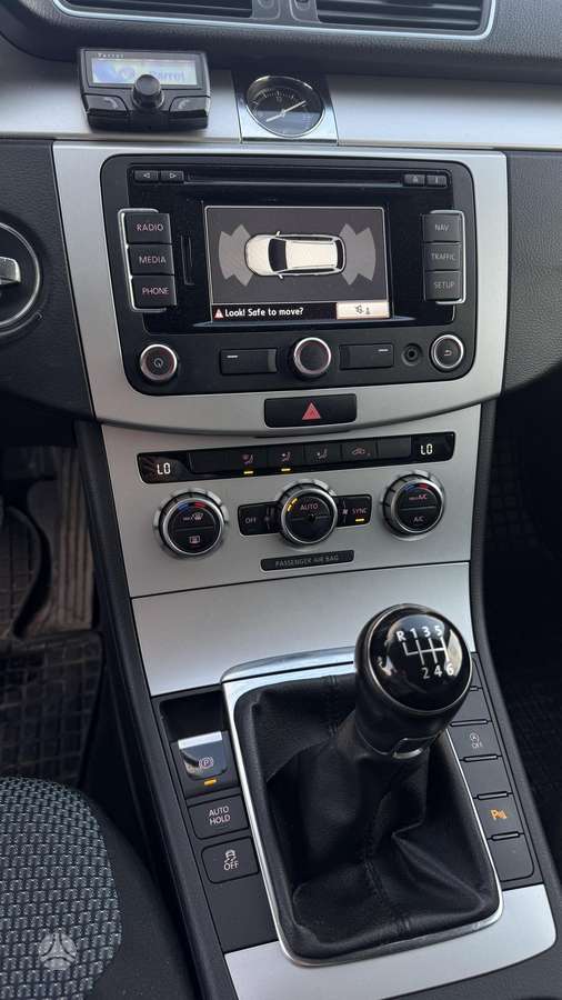 Volkswagen Passat - 9