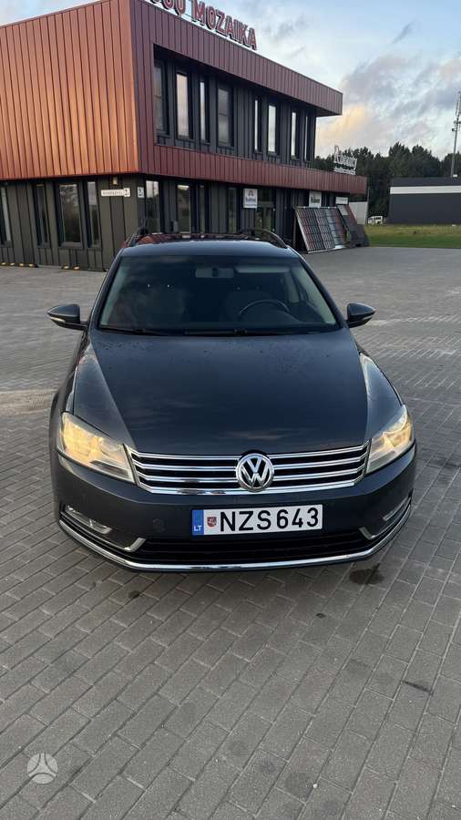 Volkswagen Passat - 4