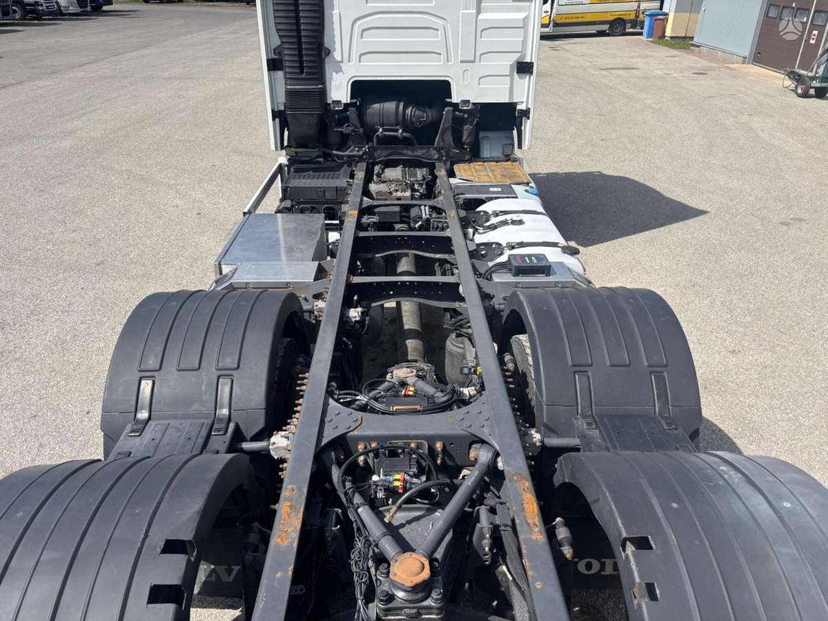 Volvo FH500, cab-chassis trucks