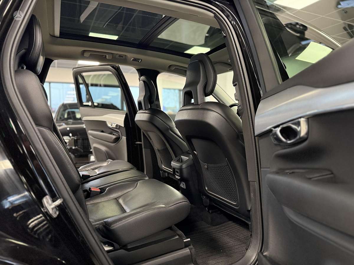 Volvo XC90 - 11