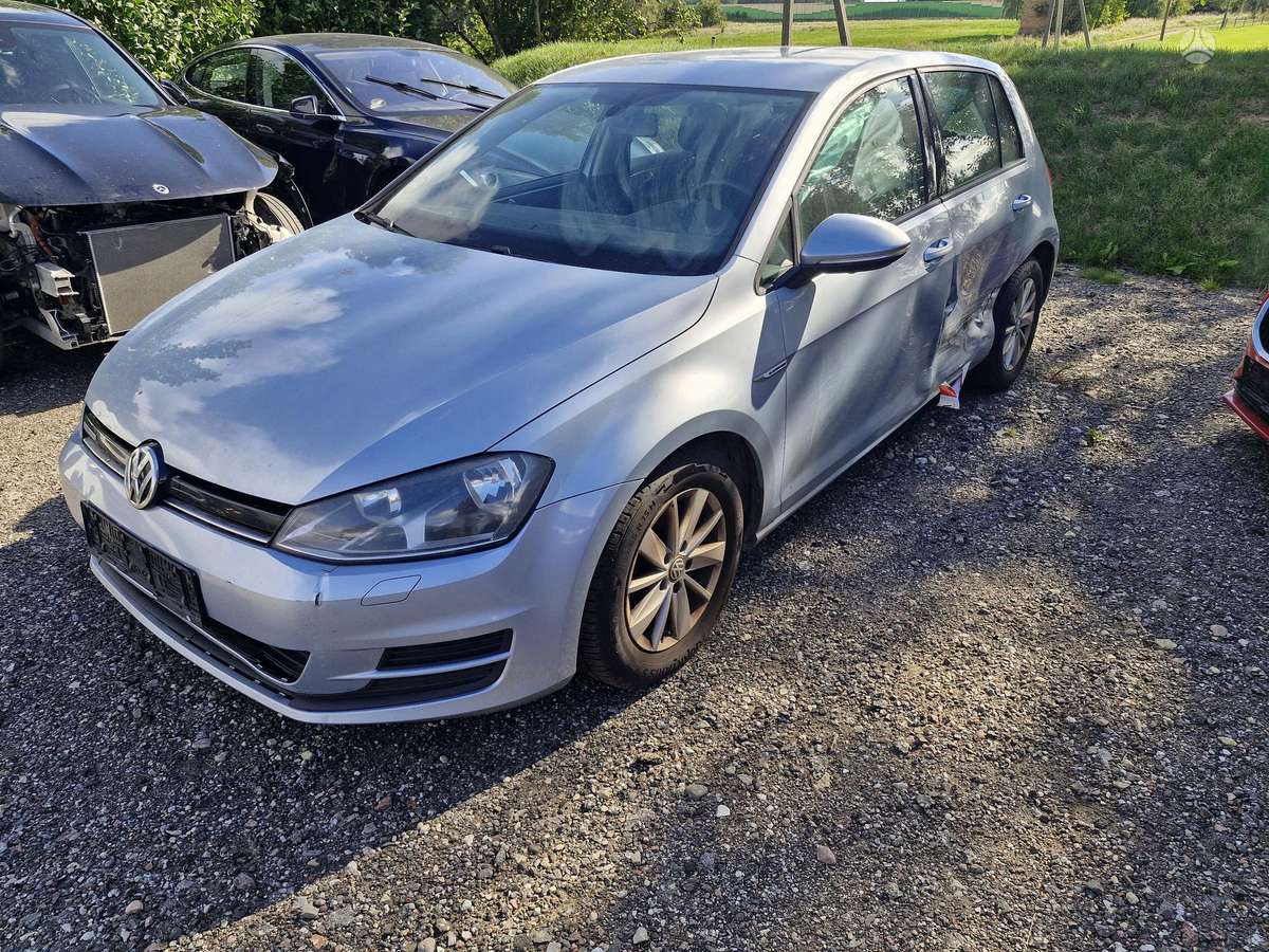 Volkswagen Golf - 2