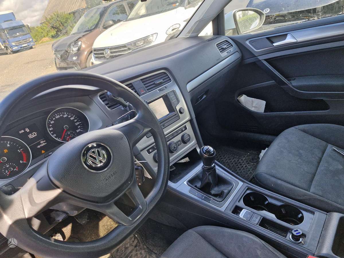 Volkswagen Golf - 3
