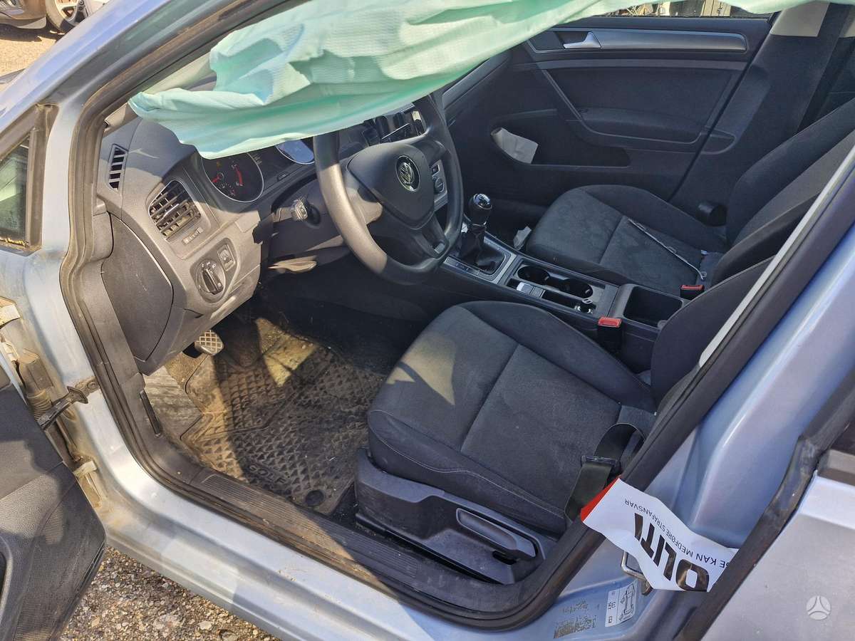 Volkswagen Golf - 4