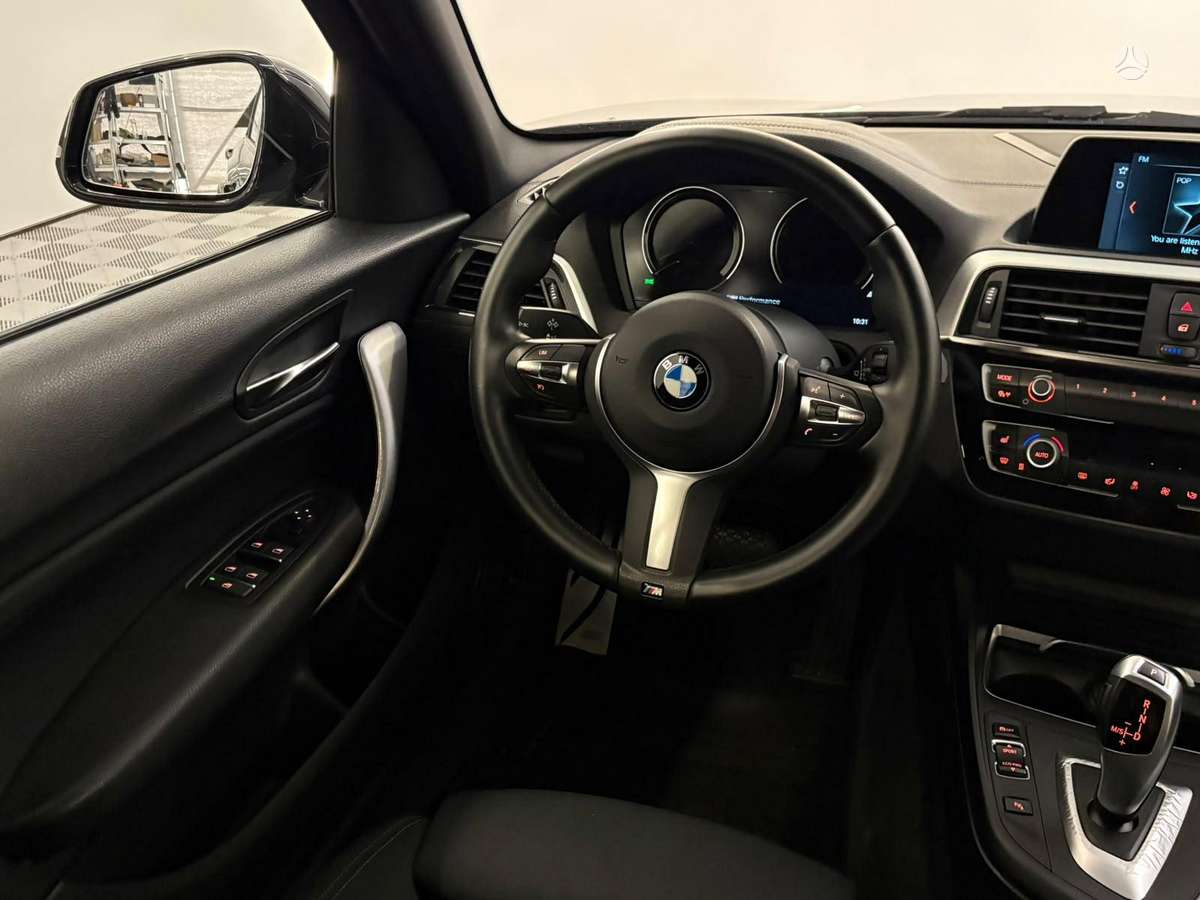 BMW 120, 2.0 l., Хэтчбек