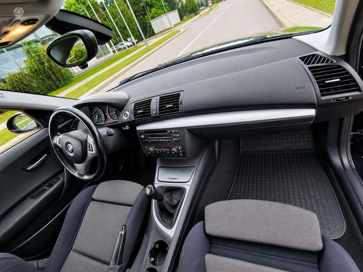 BMW 118, 2.0 l., hatchback