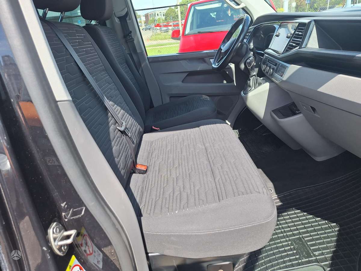 Volkswagen Caravelle - 9