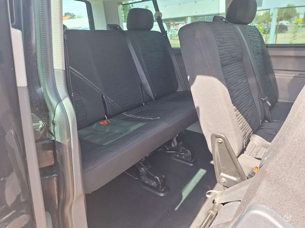 Volkswagen Caravelle - 11