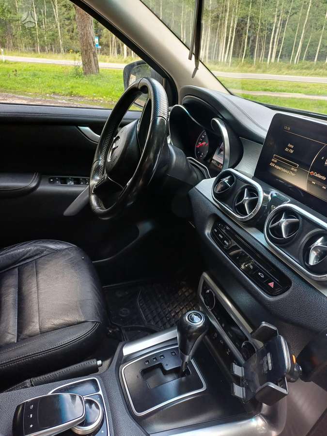 Mercedes-Benz X250 - 10