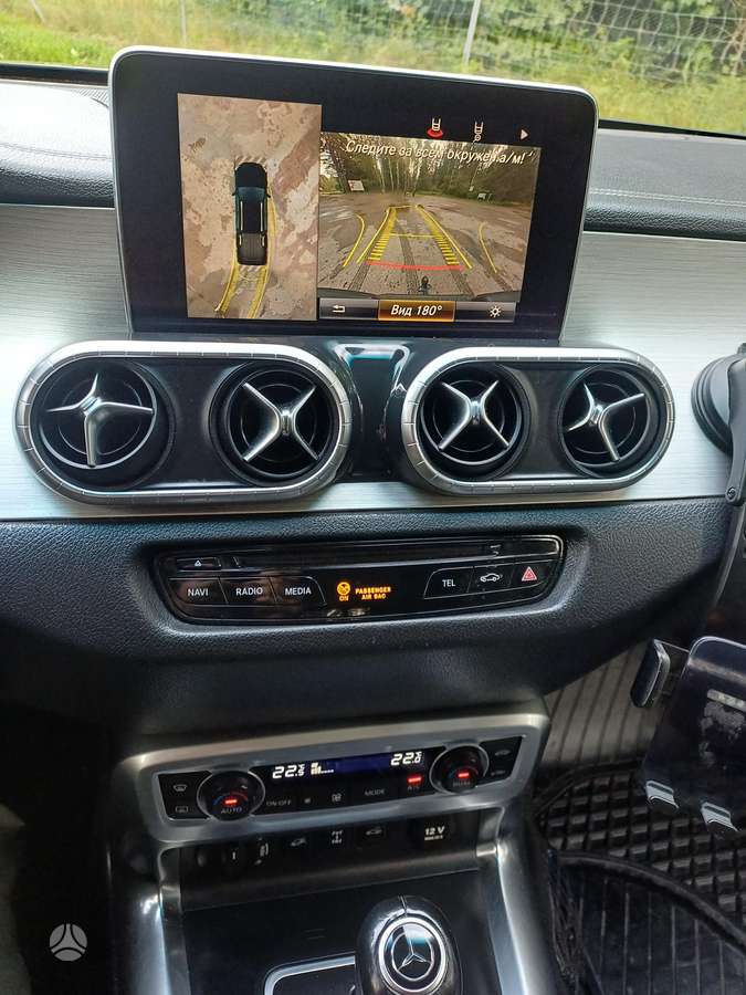 Mercedes-Benz X250 - 12