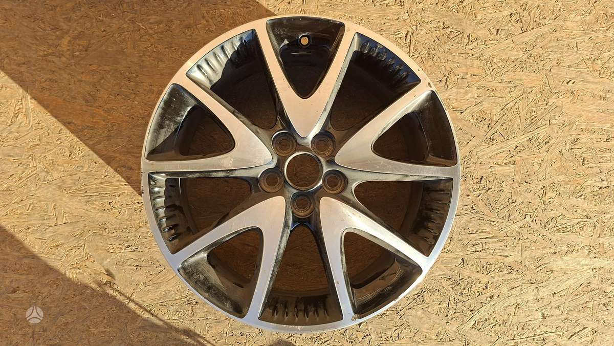 Toyota Yaris Cen31450