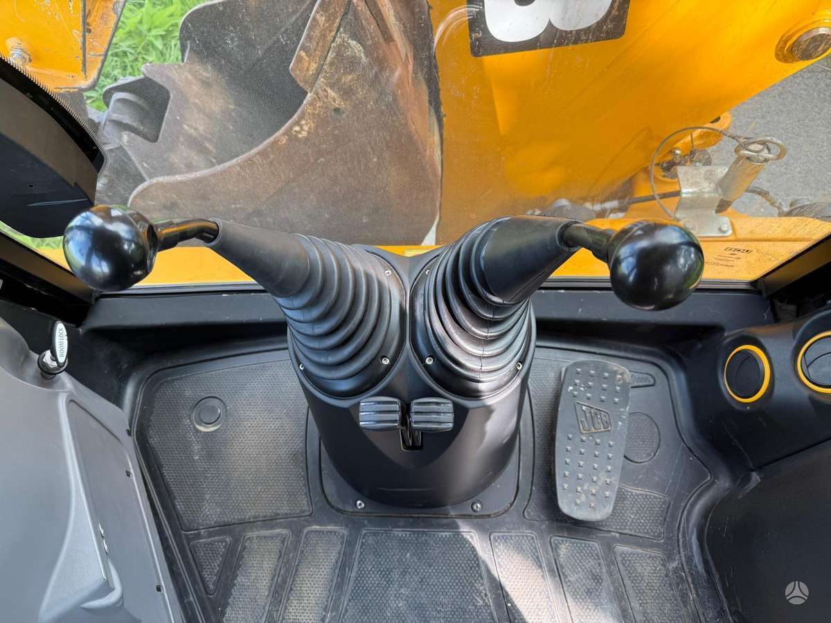 JCB 3CX, ekskavatoriniai krautuvai
