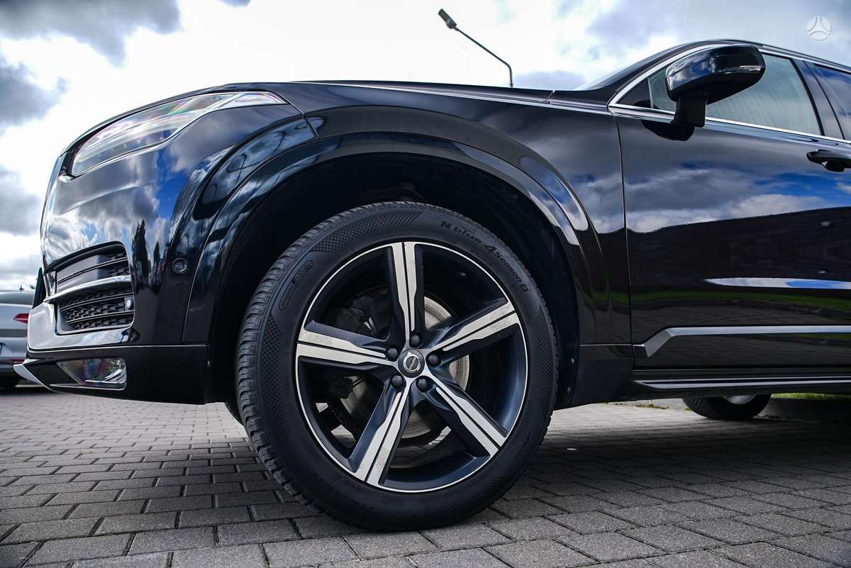 Volvo XC90 - 4