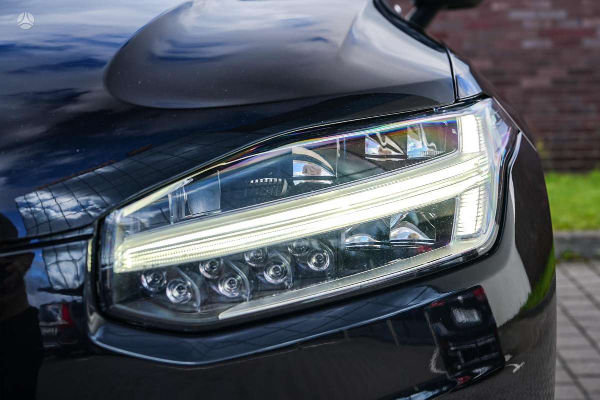 Volvo XC90 - 5