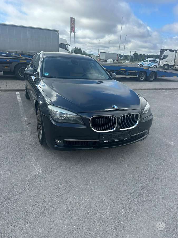 BMW 740, 3.0 l., Седан
