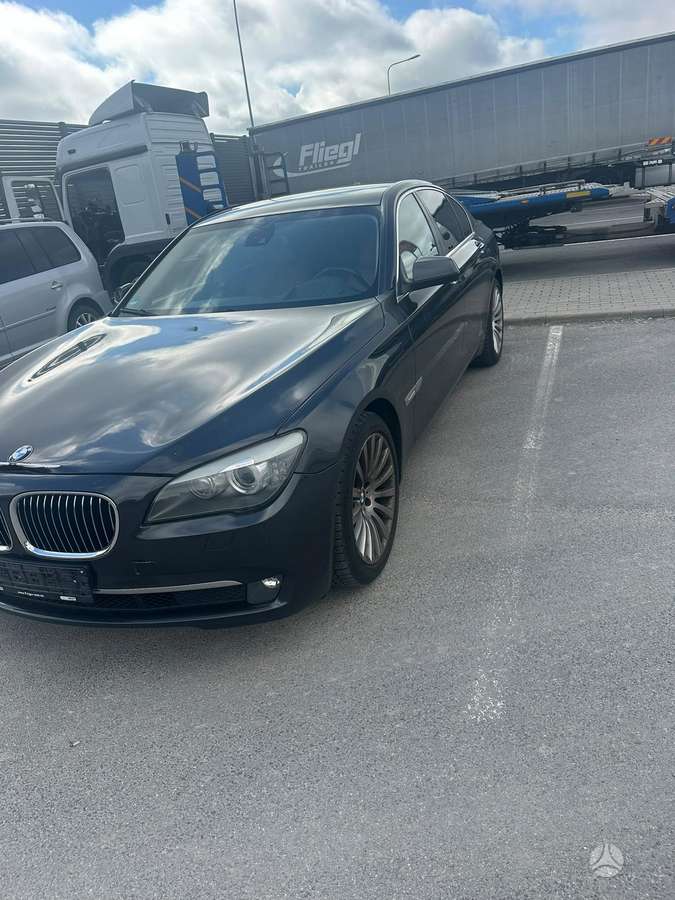 BMW 740, 3.0 l., Седан