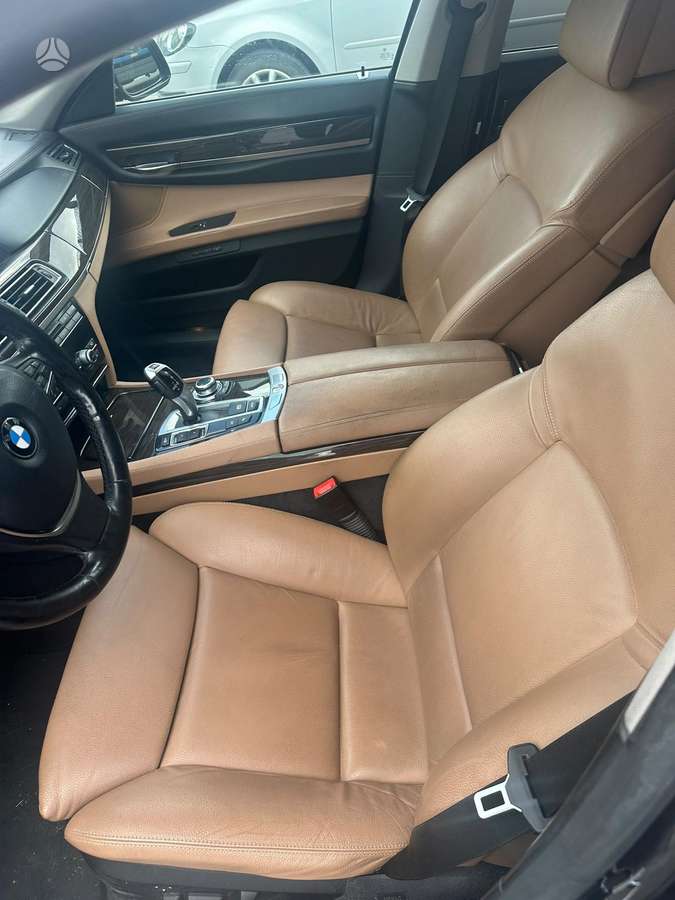 BMW 740, 3.0 l., Седан
