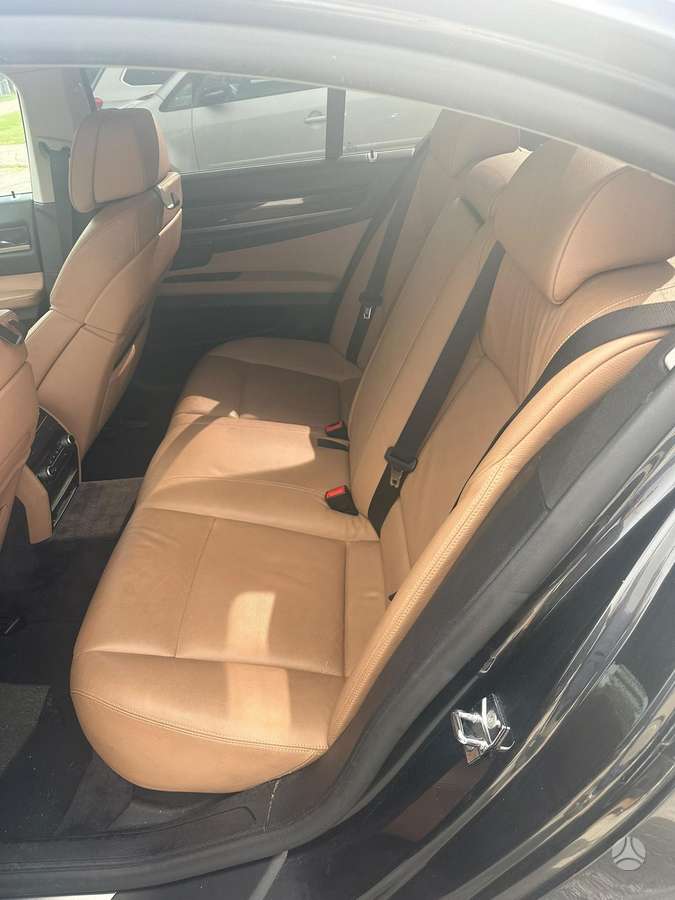BMW 740, 3.0 l., Седан
