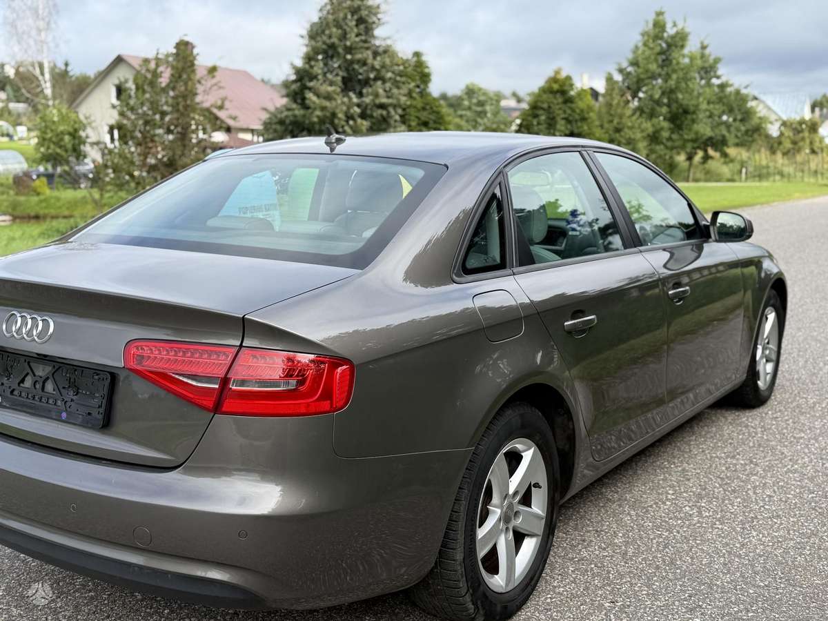 Audi A4, 1.8 l., Седан